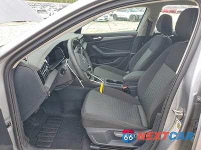 Zdjęcie 7 z 12 samochodu: 2025 VOLKSWAGEN JETTA S VIN:3VW5X7BU9SM100928 - miniatura