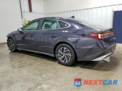 Drugie zdjęcie samochodu z przodu: 2026 HYUNDAI SONATA HYBRID BLUE VIN:KMHL24JJ6TA163039 - miniatura