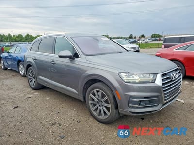Czwarte zdjęcie samochodu z boku: 2017 AUDI Q7 PREMIUM PLUS VIN:WA1LAAF79HD036482 - miniatura