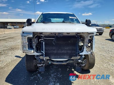 Piąte zdjęcie samochodu w środku: 2019 FORD F250 SUPER DUTY VIN:1FT7W2B60KEE67211 - miniatura