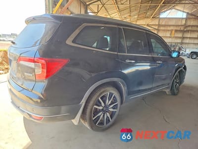 Trzecie zdjęcie samochodu z tyłu: 2019 HONDA PILOT TOURING VIN:5FNYF5H91KB007285 - miniatura
