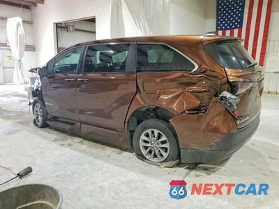 Drugie zdjęcie samochodu z przodu: 2023 TOYOTA SIENNA XLE VIN:5TDYRKEC1PS158524 - miniatura