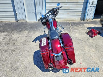Czwarte zdjęcie samochodu z boku: 2015 HARLEY-DAVIDSON FLHX STREET GLIDE VIN:1HD1KBM10FB649936 - miniatura