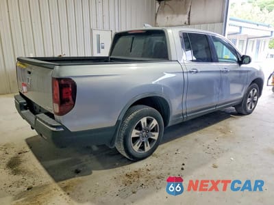 Trzecie zdjęcie samochodu z tyłu: 2017 HONDA RIDGELINE RTL VIN:5FPYK3F7XHB006086 - miniatura