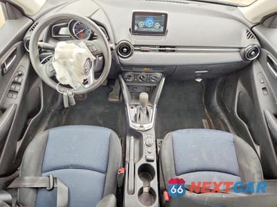 Zdjęcie 8 z 13 samochodu: 2017 TOYOTA YARIS IA BASE VIN:3MYDLBYVXHY175489 - miniatura