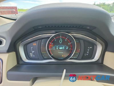 Zdjęcie 9 z 12 samochodu: 2015 VOLVO XC70 T6 PLATINUM VIN:YV4902ND7F1188403 - miniatura