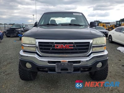 Piąte zdjęcie samochodu w środku: 2003 GMC SIERRA K1500 HEAVY DUTY VIN:1GTGK13U63F210147 - miniatura