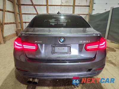 Zdjęcie 6 z 12 samochodu: 2018 BMW 330 XI VIN:WBA8D9C57JEM33528 - miniatura