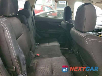Zdjęcie 11 z 13 samochodu: 2017 MITSUBISHI OUTLANDER SE VIN:JA4AZ3A39HZ056542 - miniatura