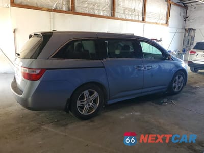 Trzecie zdjęcie samochodu z tyłu: 2013 HONDA ODYSSEY TOURING VIN:5FNRL5H93DB015422 - miniatura