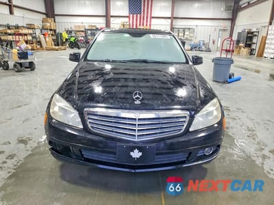 Piąte zdjęcie samochodu w środku: 2011 MERCEDES-BENZ C 300 4MATIC VIN:WDDGF8BB8BR136326 - miniatura
