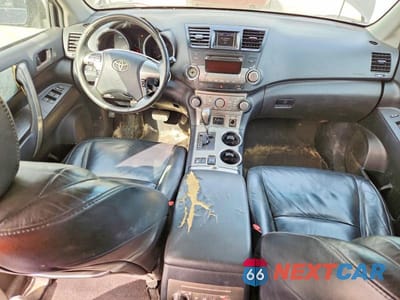 Zdjęcie 8 z 13 samochodu: 2011 TOYOTA HIGHLANDER SE VIN:5TDBK3EH4BS048314 - miniatura