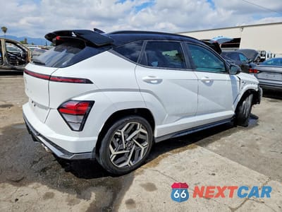 Trzecie zdjęcie samochodu z tyłu: 2024 HYUNDAI KONA N LINE VIN:KM8HA3A32RU058462 - miniatura