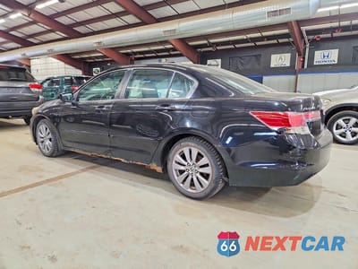 Drugie zdjęcie samochodu z przodu: 2011 HONDA ACCORD EXL VIN:1HGCP2F80BA157771 - miniatura
