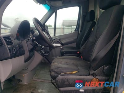 Zdjęcie 7 z 13 samochodu: 2018 MERCEDES BENZ SPRINTER 2500 VIN:WD3PE7CD2JP624277 - miniatura