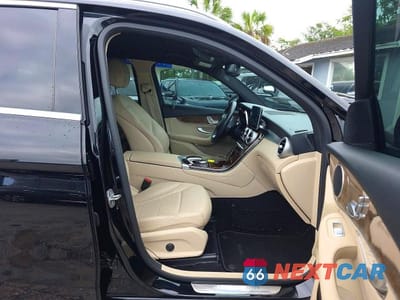 Piąte zdjęcie samochodu w środku: 2018 MERCEDES-BENZ GLC 300 VIN:WDC0G4JB1JV046471 - miniatura
