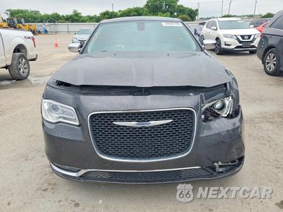 Piąte zdjęcie samochodu w środku: 2019 CHRYSLER 300 LIMITED VIN:2C3CCAEG3KH698168 - miniatura
