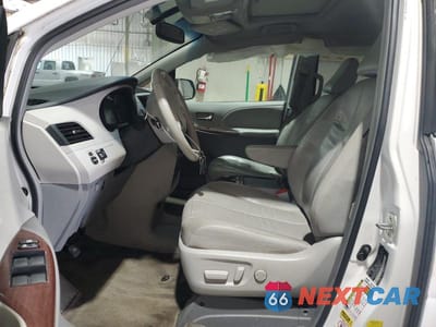 Zdjęcie 7 z 14 samochodu: 2013 TOYOTA SIENNA XLE 8-PASSENGER VIN:5TDYK3DC7DS292705 - miniatura