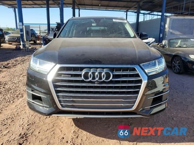 Piąte zdjęcie samochodu w środku: 2019 AUDI Q7 PREMIUM PLUS VIN:WA1LAAF72KD037755 - miniatura