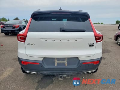 Zdjęcie 6 z 13 samochodu: 2020 VOLVO XC40 T5 R-DESIGN VIN:YV4162UM3L2221478 - miniatura
