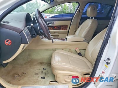 Zdjęcie 7 z 12 samochodu: 2011 JAGUAR XF PREMIUM VIN:SAJWA0GB8BLR87321 - miniatura