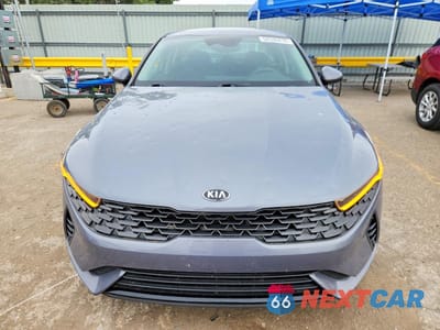 Piąte zdjęcie samochodu w środku: 2021 KIA K5 VIN:5XXG24J22MG023980 - miniatura