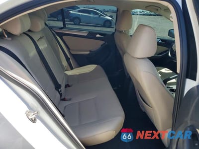Zdjęcie 10 z 12 samochodu: 2017 VOLKSWAGEN JETTA SE VIN:3VWDB7AJ5HM313255 - miniatura