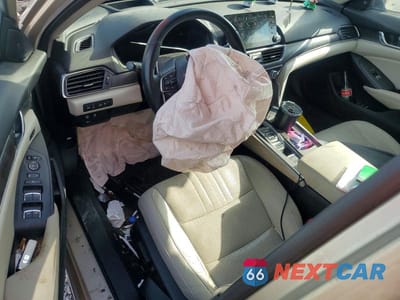 Zdjęcie 8 z 13 samochodu: 2018 HONDA ACCORD TOURING VIN:1HGCV2F94JA053247 - miniatura