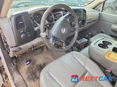 Zdjęcie 8 z 13 samochodu: 2007 CHEVROLET SILVERADO C3500 VIN:1GBHC34K97E570118 - miniatura