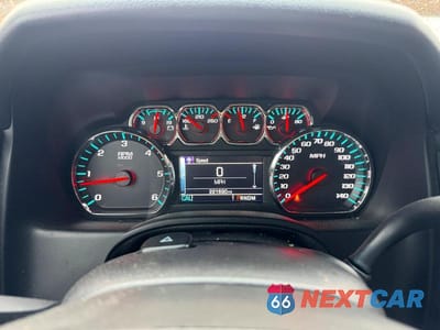 Zdjęcie 8 z 13 samochodu: 2016 CHEVROLET SUBURBAN K1500 LT VIN:1GNSKHKC2GR362224 - miniatura