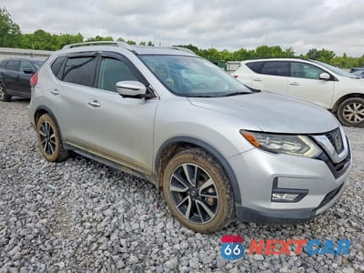 Czwarte zdjęcie samochodu z boku: 2017 NISSAN ROGUE SL VIN:5N1AT2MT8HC761974 - miniatura