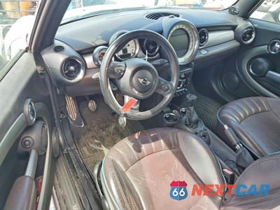 Zdjęcie 8 z 12 samochodu: 2013 MINI COOPER S VIN:WMWZP3C5XDT297338 - miniatura