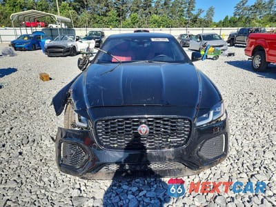Piąte zdjęcie samochodu w środku: 2021 JAGUAR XF R-DYNAMIC SE VIN:SAJBL4GX0MCY88880 - miniatura