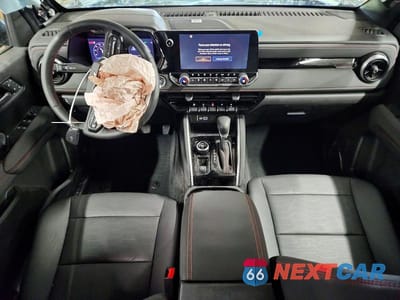 Zdjęcie 8 z 12 samochodu: 2024 CHEVROLET COLORADO Z71 VIN:1GCPTDEK7R1300830 - miniatura