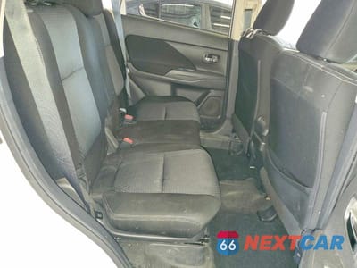 Zdjęcie 11 z 13 samochodu: 2016 MITSUBISHI OUTLANDER SE VIN:JA4AZ3A34GZ003276 - miniatura
