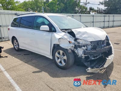 Czwarte zdjęcie samochodu z boku: 2020 TOYOTA SIENNA LE VIN:5TDKZ3DC3LS023309 - miniatura