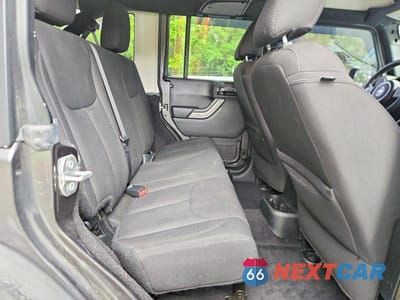 Zdjęcie 11 z 14 samochodu: 2017 JEEP WRANGLER UNLIMITED SPORT VIN:1C4HJWDG3HL739416 - miniatura