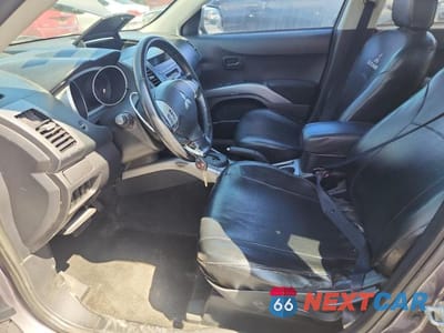 Zdjęcie 7 z 13 samochodu: 2007 MITSUBISHI OUTLANDER ES VIN:JA4MS31X27Z006519 - miniatura