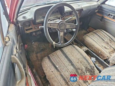 Zdjęcie 8 z 12 samochodu: 1983 TOYOTA PICKUP SR5 VIN:JT4RN44S3D1102131 - miniatura