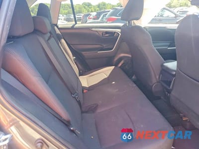 Zdjęcie 11 z 13 samochodu: 2021 TOYOTA RAV4 LE VIN:2T3F1RFV3MC156714 - miniatura