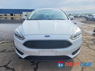 Piąte zdjęcie samochodu w środku: 2016 FORD FOCUS SE VIN:1FADP3F24GL305555 - miniatura