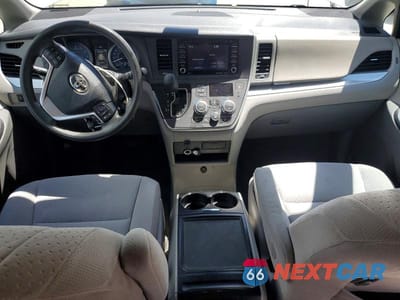 Zdjęcie 8 z 13 samochodu: 2020 TOYOTA SIENNA LE VIN:5TDKZ3DC3LS064474 - miniatura