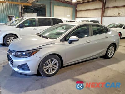2019 CHEVROLET CRUZE LT 1G1BE5SM8K7143305 - główne zdjęcie licytacji z USA - miniatura