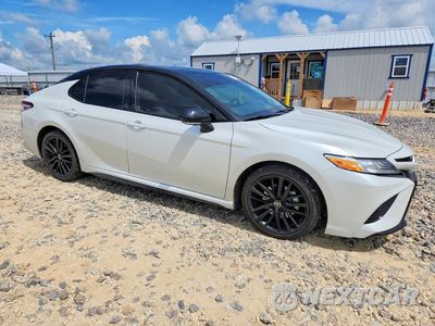 Czwarte zdjęcie samochodu z boku: 2020 TOYOTA CAMRY XSE V6 VIN:4T1KZ1AK1LU046370 - miniatura