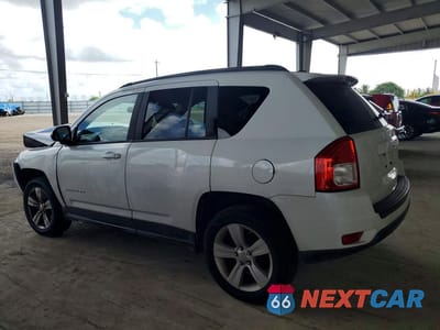 Drugie zdjęcie samochodu z przodu: 2012 JEEP COMPASS LATITUDE VIN:1C4NJCEB1CD542543 - miniatura