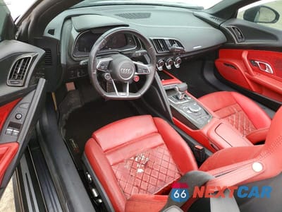 Zdjęcie 8 z 12 samochodu: 2017 AUDI R8 SPYDER VIN:WUAVACFX8H7904676 - miniatura