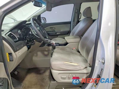 Zdjęcie 7 z 13 samochodu: 2018 KIA SEDONA LX VIN:KNDMB5C15J6349912 - miniatura