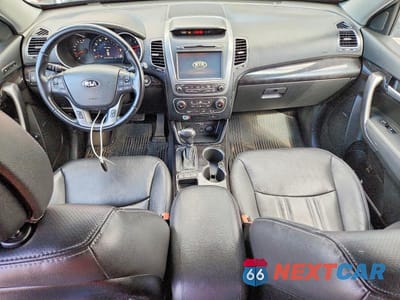 Zdjęcie 8 z 13 samochodu: 2014 KIA SORENTO SX VIN:5XYKWDA7XEG523067 - miniatura
