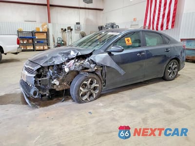 2019 KIA FORTE LXS 3KPF24AD9KE092183 - główne zdjęcie licytacji z USA - miniatura
