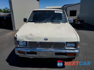 Piąte zdjęcie samochodu w środku: 1997 NISSAN TRUCK BASE VIN:1N6SD11S7VC424149 - miniatura